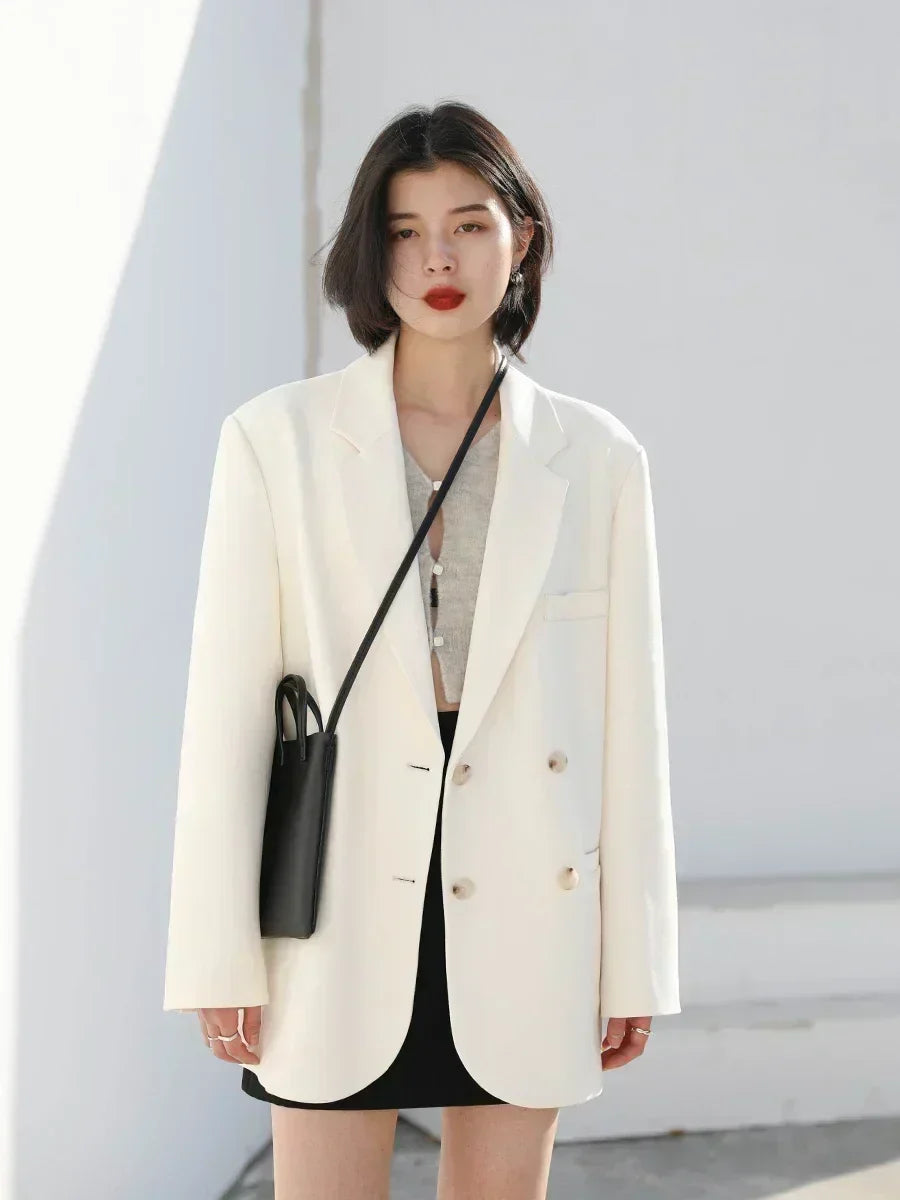 Blazer pour femme : 5 idées de looks du bureau au week-end