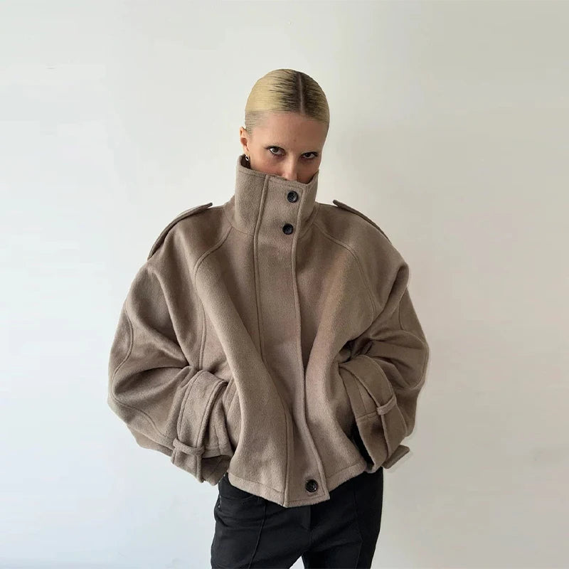 Manteau Court Femme Chic – Col Montant, Fermeture Zippée et Poches - Vestico