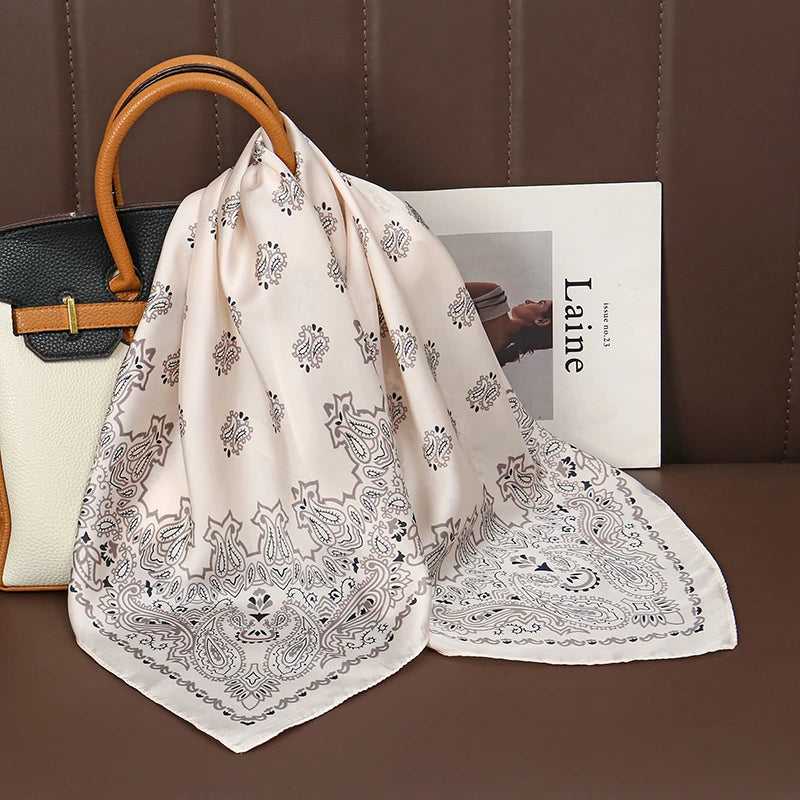 Foulard Carré Satiné Femme – Imprimé Floral, Élégant & Multifonction - Vestico