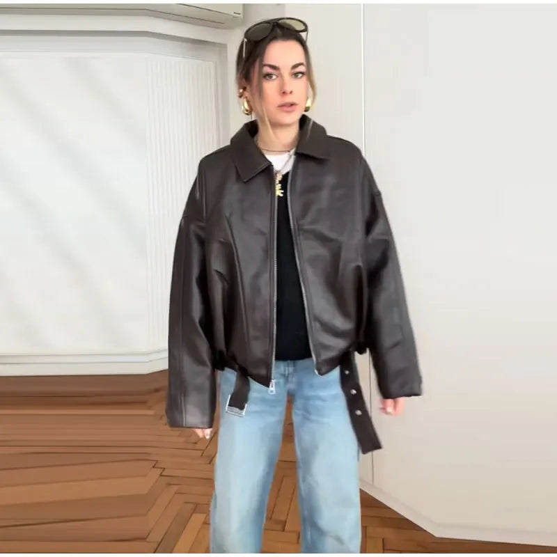 Veste Femme Cuir Court à Col Montant – Zippée & Ceinturée – Automne 2025 - Vestico