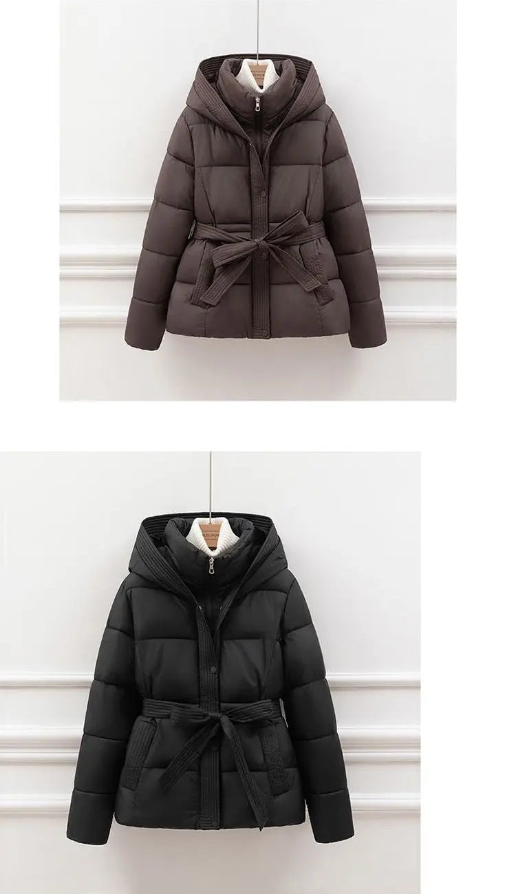Veste Doudoune Ceinturée à Capuche – Élégance et Chaleur Hivernale
