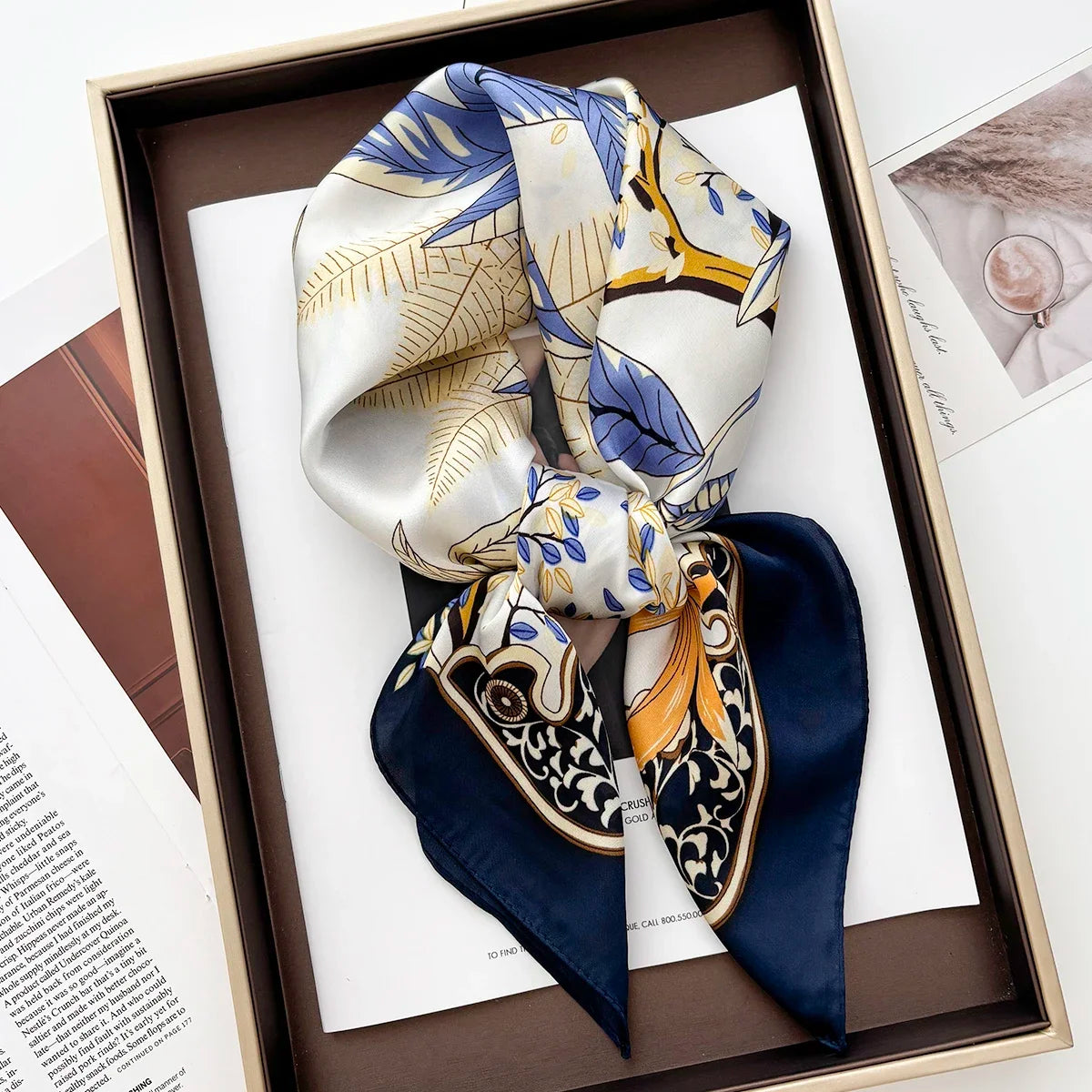 Foulard Carré Satiné Femme – Imprimé Floral, Élégant & Multifonction - Vestico