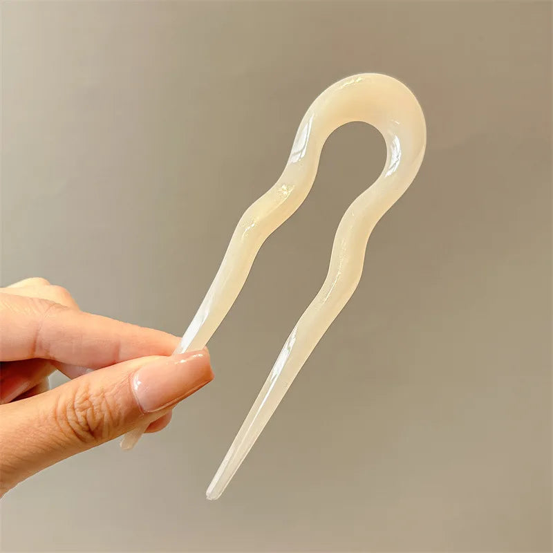 Pic à Cheveux en U Effet Écaille – Barrette Géométrique Élégante