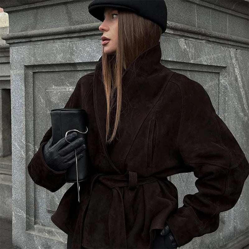 Veste Femme Vintage Suédée 2025 – Col V, Ceinturée, Manche Longue - Vestico