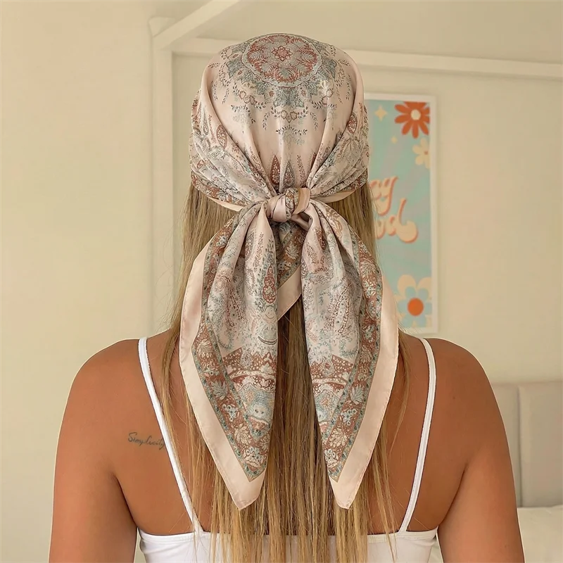 Foulard Carré Satiné Femme – Imprimé Floral, Élégant & Multifonction - Vestico