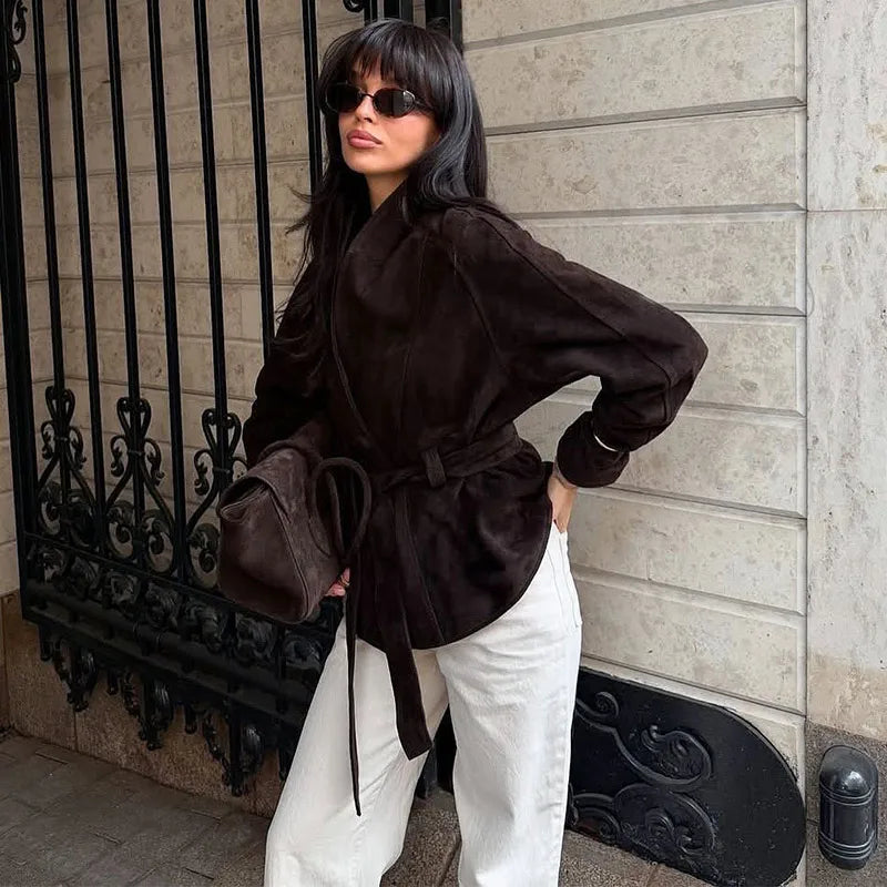 Veste Femme Vintage Suédée 2025 – Col V, Ceinturée, Manche Longue - Vestico