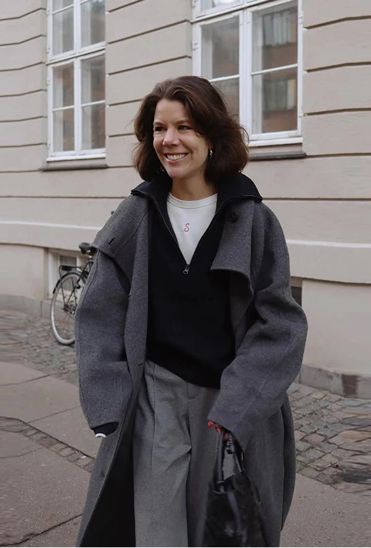 Manteau Long Élégant à Ceinture – Col Montant & Boutonnage Classique - Vestico