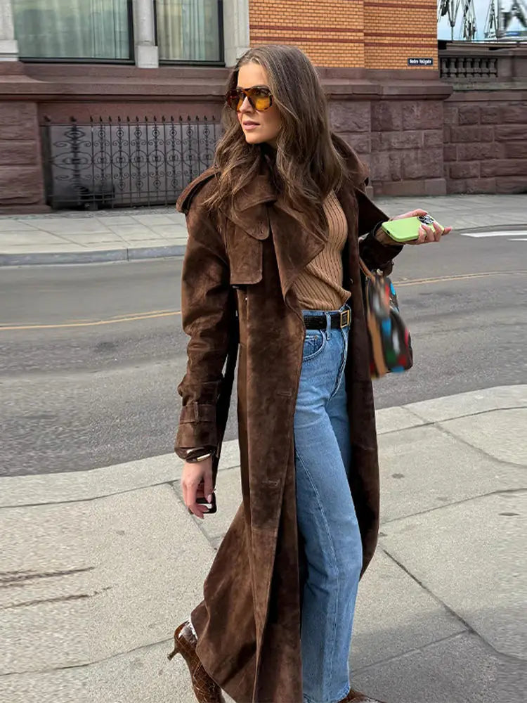 Manteau Long Suédine Vintage à Ceinture – Double Boutonnage & Col Classique - Vestico