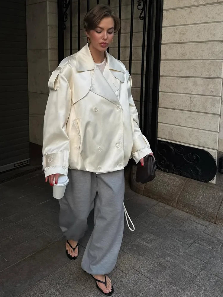 Trench Court Femme – Double Boutonnage & Lacets - Vestico