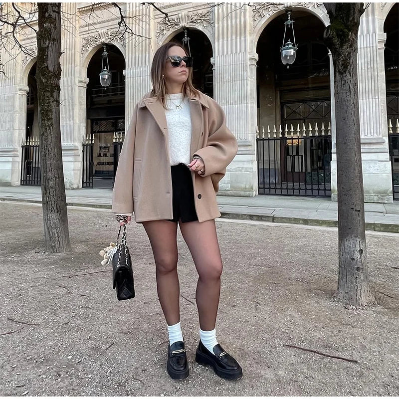 Manteau Court Femme Chic – Col Montant, Fermeture Zippée et Poches - Vestico