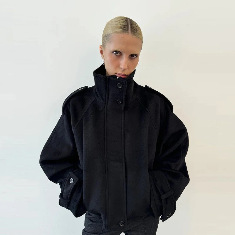 Manteau Court Femme Chic – Col Montant, Fermeture Zippée et Poches - Vestico