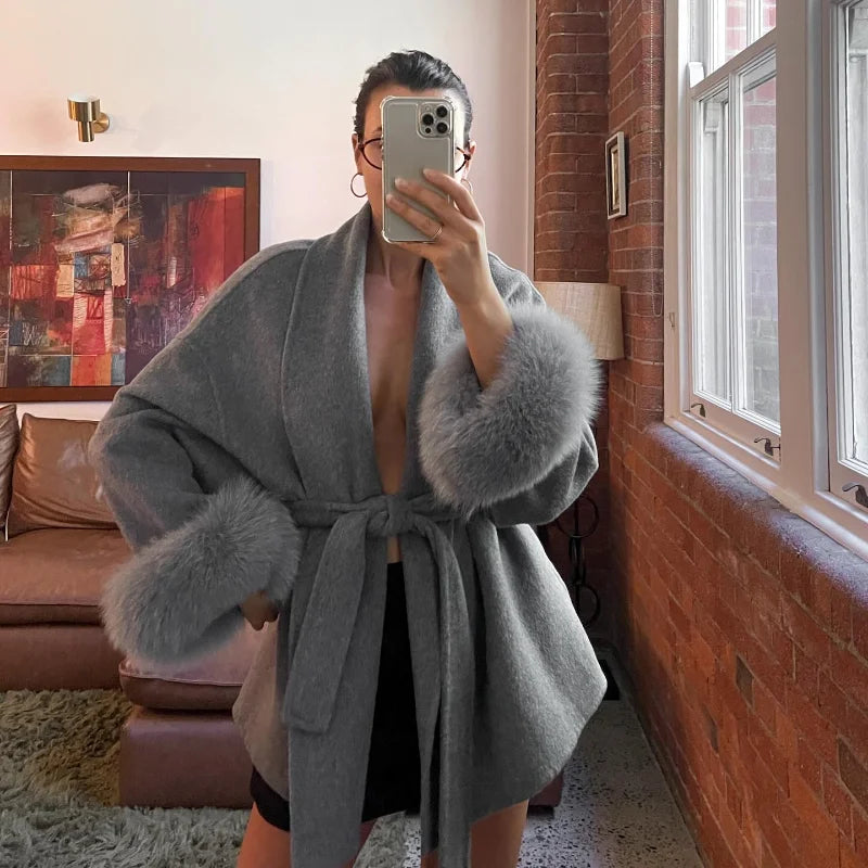 Manteau Femme Élégant – Ceinture & Manches Fourrure - Vestico