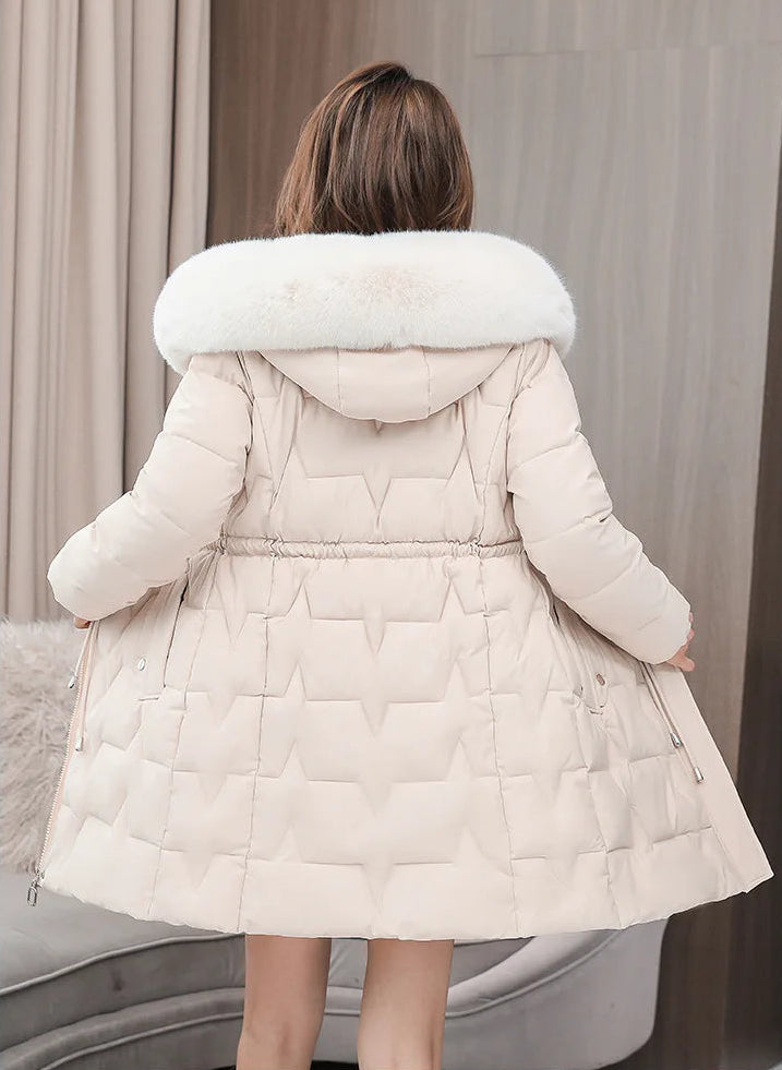 Parka Oversize à Capuche et Col en Fausse Fourrure – Élégance Décontractée d’Hiver