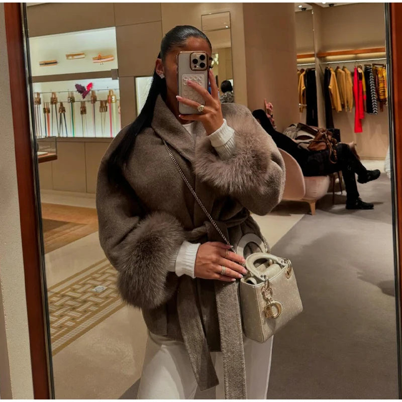 Manteau Femme Élégant – Ceinture & Manches Fourrure - Vestico