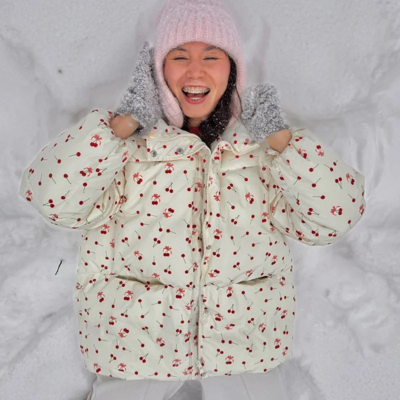 Veste Hivernale à Capuche Imprimé Cerise – Chaude, Ceinturée et Décontractée