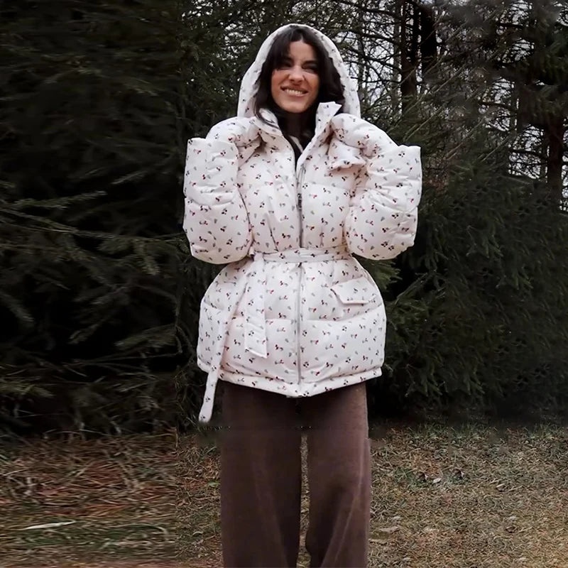 Veste Hivernale à Capuche Imprimé Cerise – Chaude, Ceinturée et Décontractée