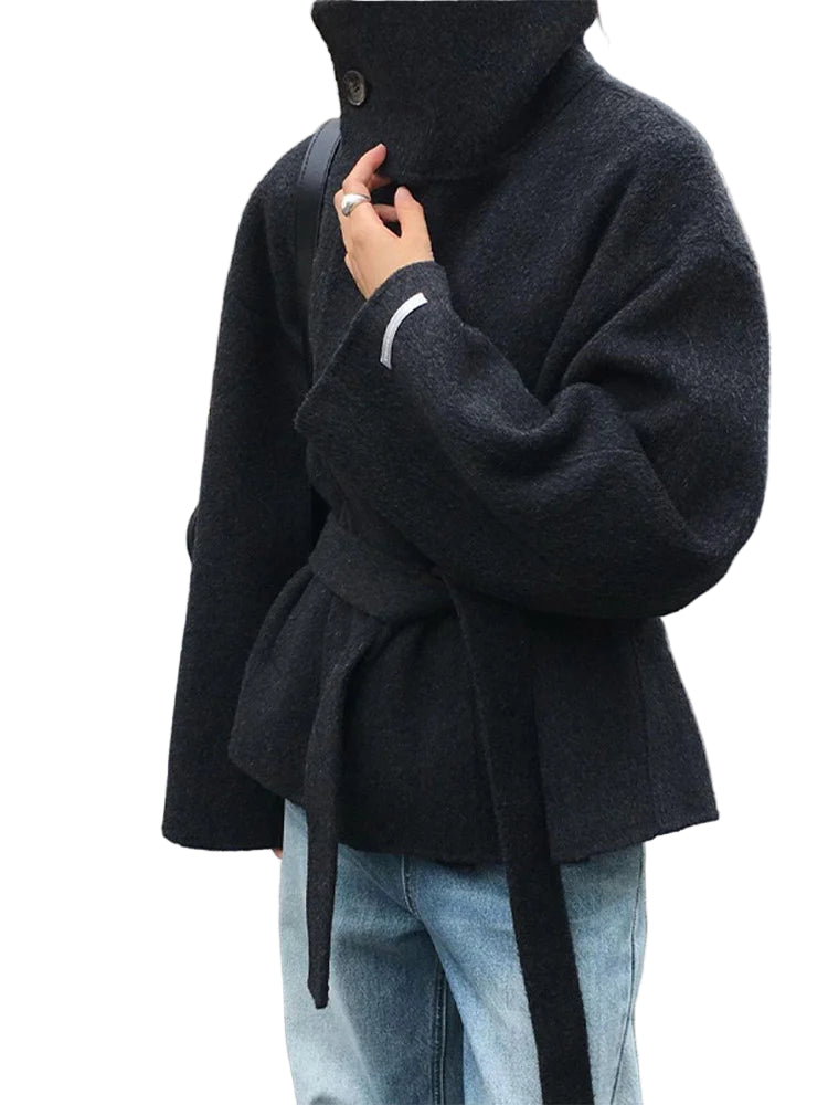 Manteau Urbain Ceinturé à Capuche – Laine Mélangée & Boutonnage Élégant - Vestico