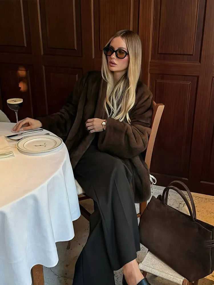 Veste Courte Femme en Fausse Fourrure Marron – Col Revers Col V Style Décontracté