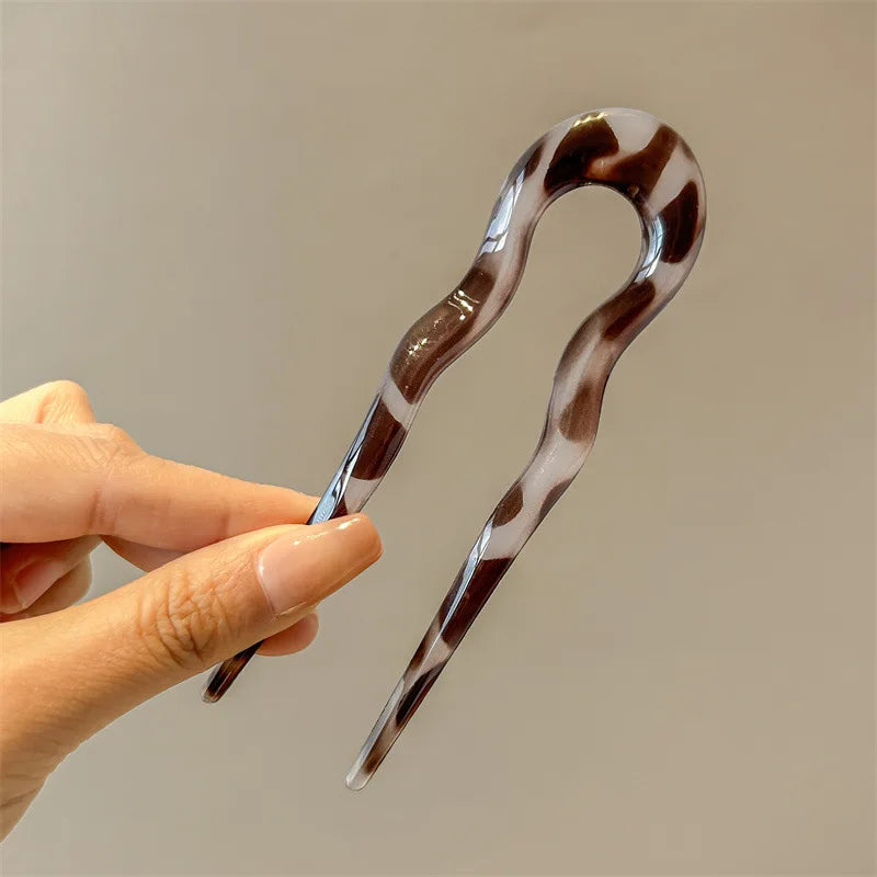 Pic à Cheveux en U Effet Écaille – Barrette Géométrique Élégante