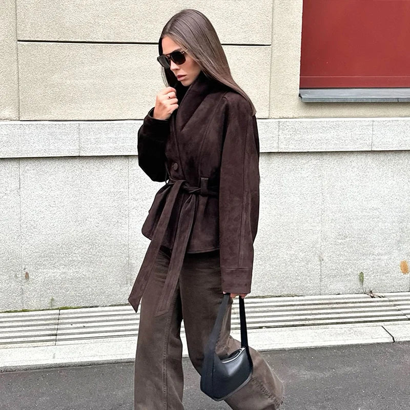 Veste Femme Vintage Suédée 2025 – Col V, Ceinturée, Manche Longue - Vestico