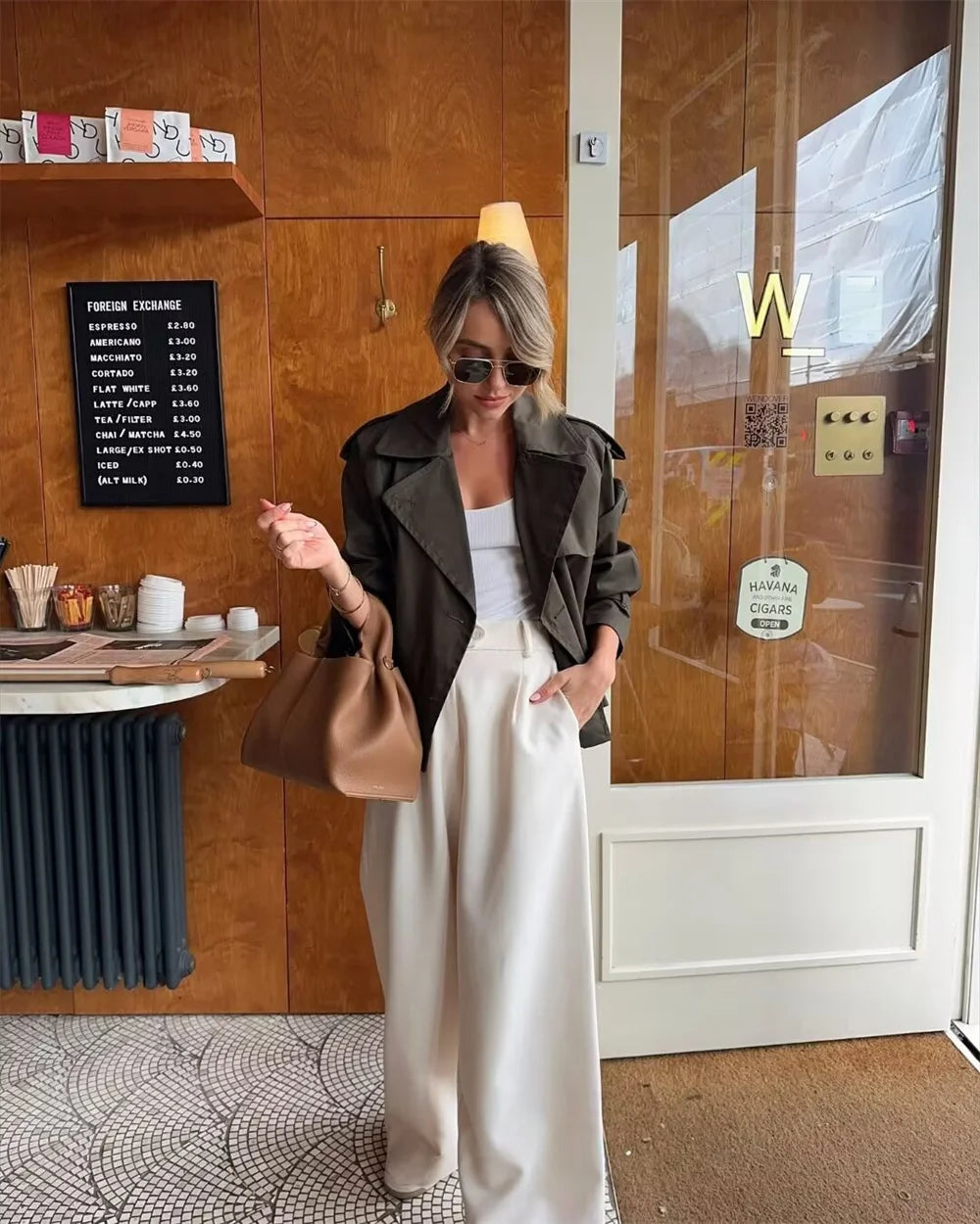 Veste Femme Courte Vintage – Trench Double Boutonnage Chic - Vestico