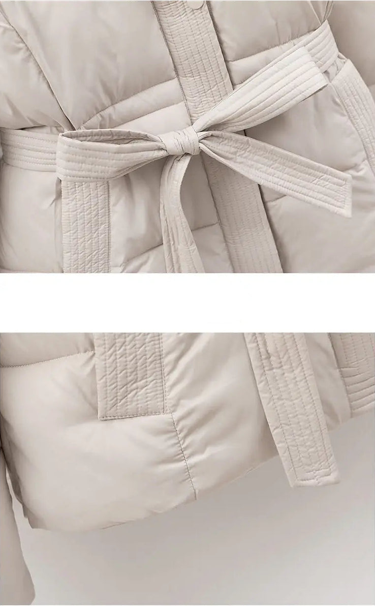 Veste Doudoune Ceinturée à Capuche – Élégance et Chaleur Hivernale