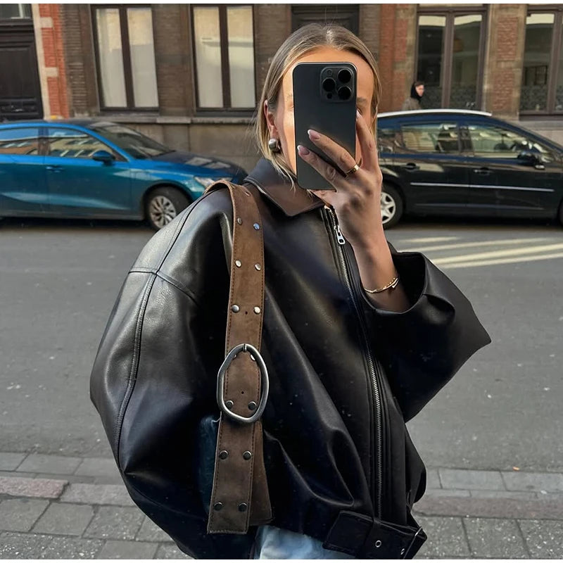 Veste Femme Cuir Court à Col Montant – Zippée & Ceinturée – Automne 2025 - Vestico