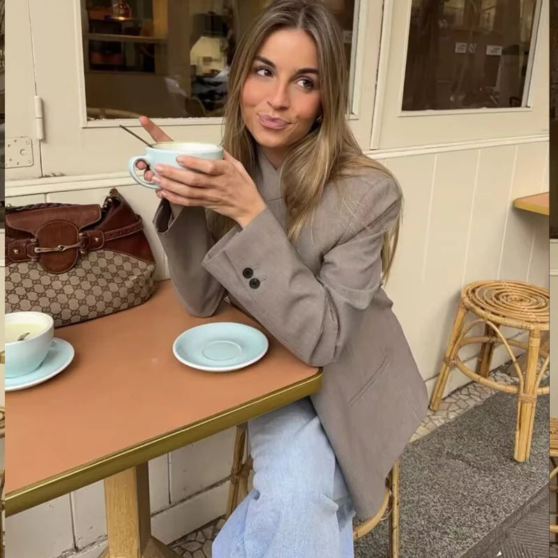 Blazer Femme Élégant – Coupe Moderne, Col Montant & Style Casual