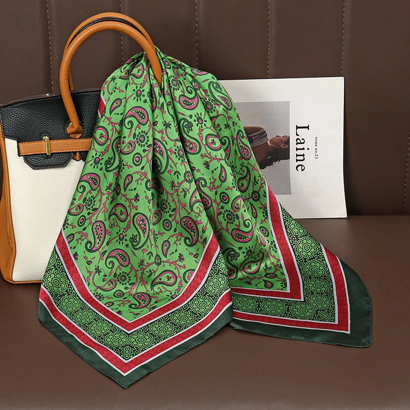 Foulard Carré Satiné Femme – Imprimé Floral, Élégant & Multifonction - Vestico