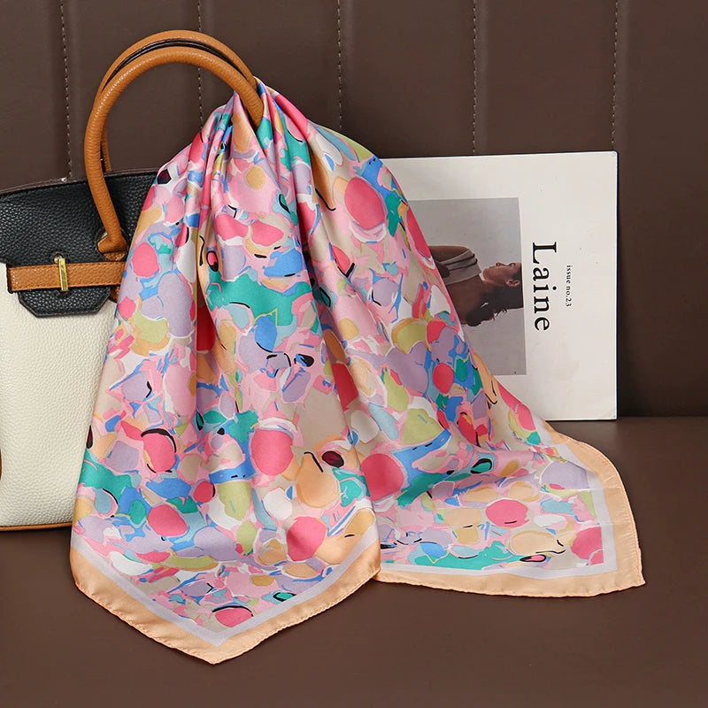 Foulard Carré Satiné Femme – Imprimé Floral, Élégant & Multifonction - Vestico