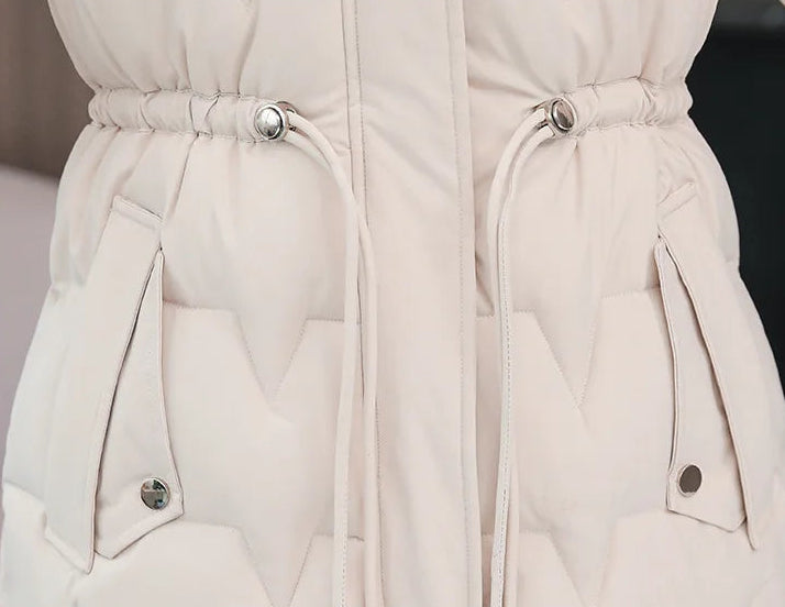 Parka Oversize à Capuche et Col en Fausse Fourrure – Élégance Décontractée d’Hiver