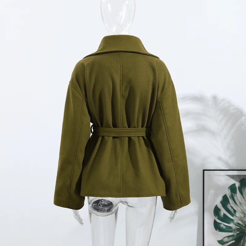 Manteau Urbain Ceinturé à Capuche – Laine Mélangée & Boutonnage Élégant - Vestico