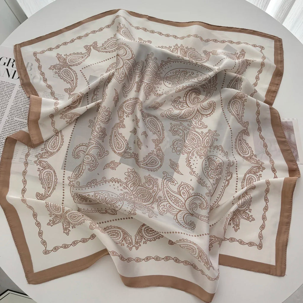 Foulard Carré Satiné Femme – Imprimé Floral, Élégant & Multifonction