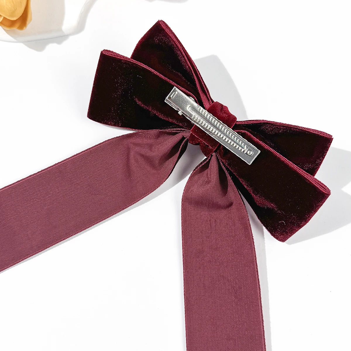 Barrette Femme en Velours – Nœud Élégant & Style Vintage
