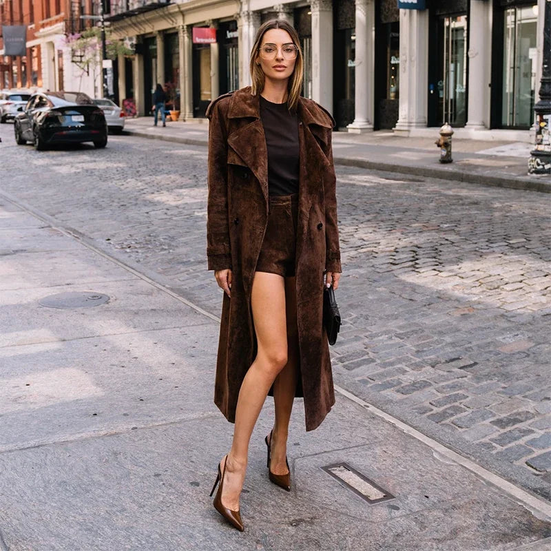 Manteau Long Suédine Vintage à Ceinture – Double Boutonnage & Col Classique - Vestico