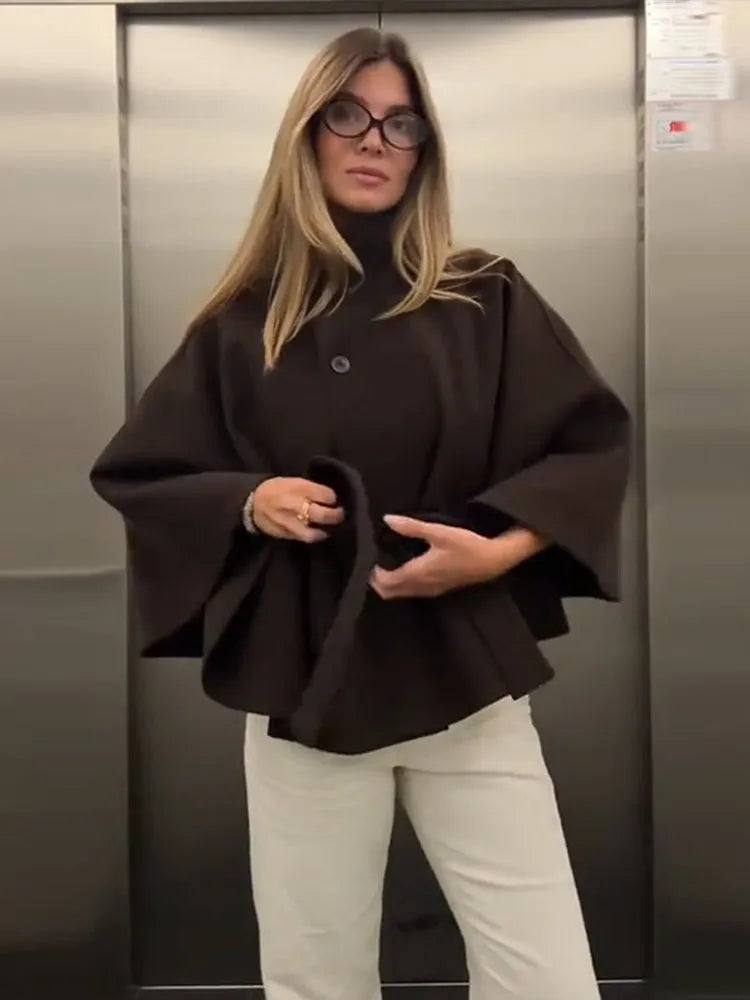 Cape Veste Femme en Fausse Fourrure – Col Montant, Manches Amples & Ceinture - Vestico