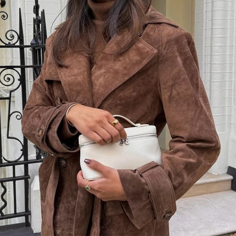 Manteau Long Suédine Vintage à Ceinture – Double Boutonnage & Col Classique - Vestico