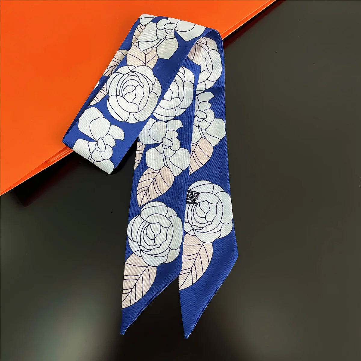 Foulard Femme Imprimé – Écharpe Fine en Soie, Accessoire pour Sac & Cheveux - Vestico
