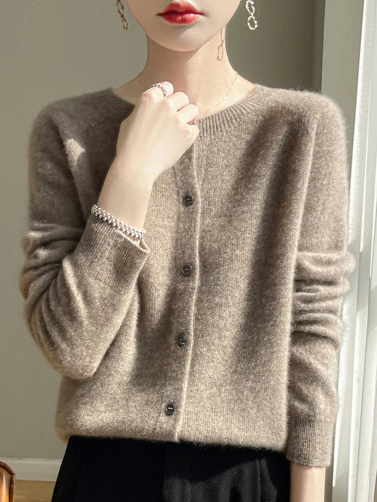 Cardigan Femme 100 % Laine Mérinos – Col Rond, Boutonné & Doux - Vestico