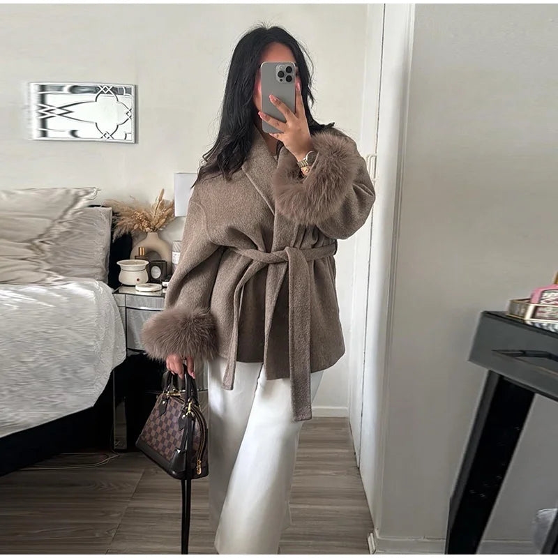 Manteau Femme Élégant – Ceinture & Manches Fourrure - Vestico