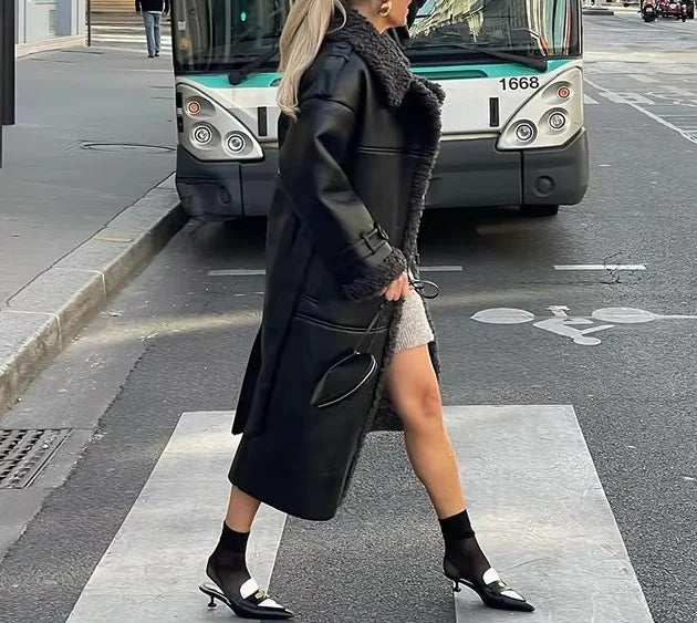 Manteau long femme effet cuir et fausse fourrure – ceinturé style urbain
