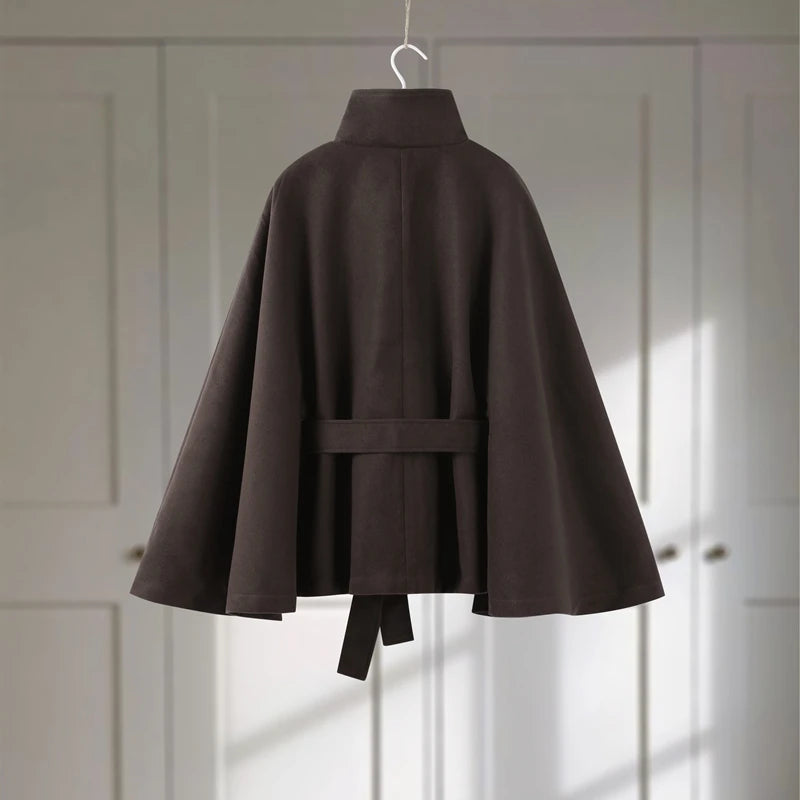 Cape Veste Femme en Fausse Fourrure – Col Montant, Manches Amples & Ceinture - Vestico