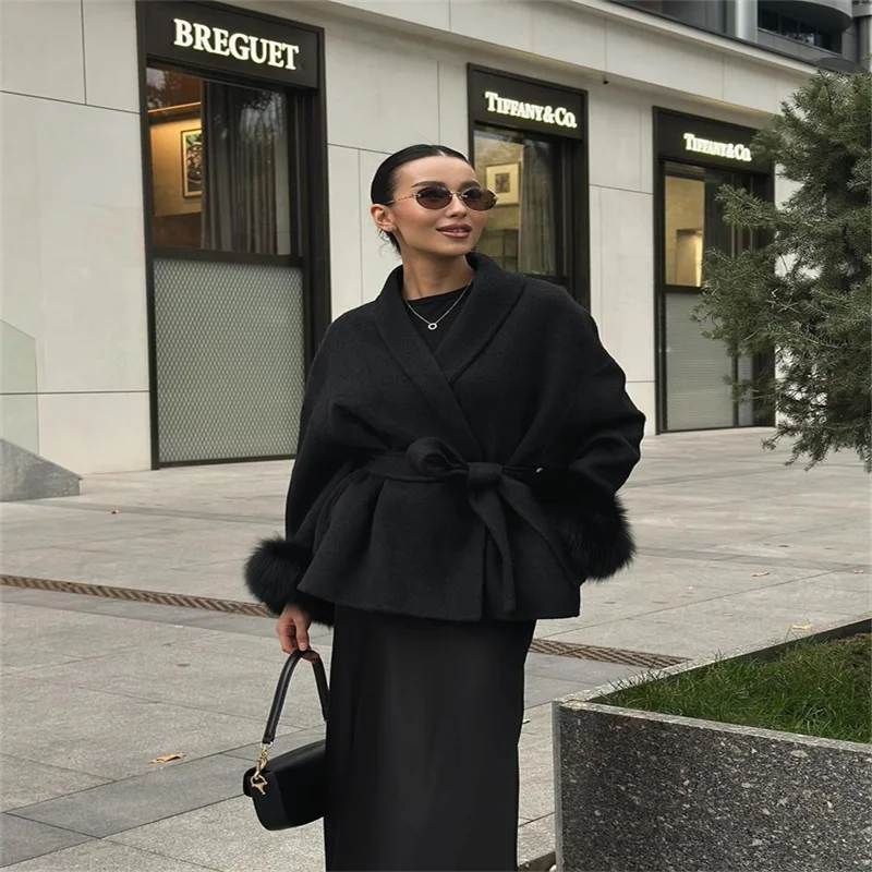 Manteau Femme Élégant – Ceinture & Manches Fourrure - Vestico