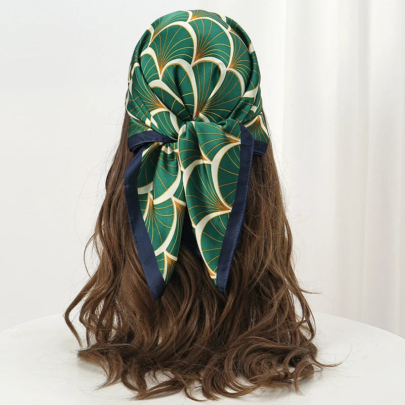 Foulard Carré Satiné Femme – Imprimé Floral, Élégant & Multifonction