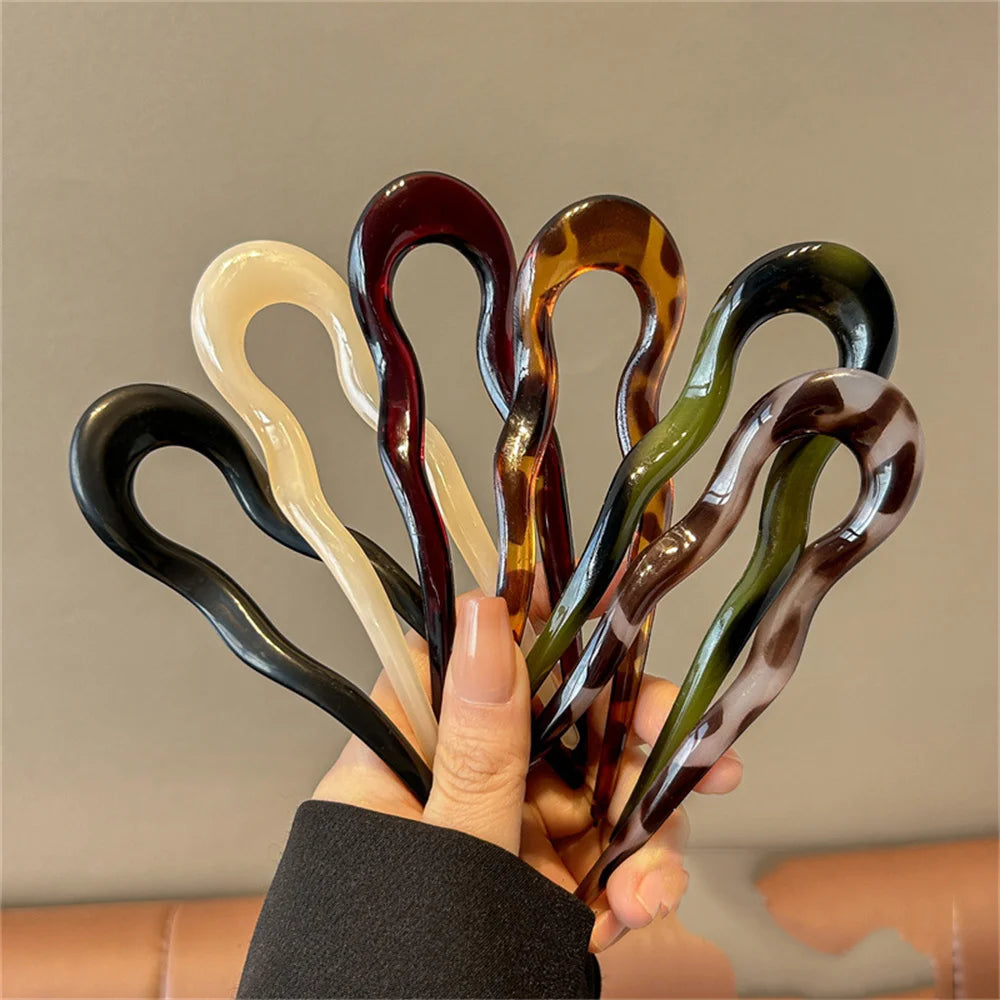 Pic à Cheveux en U Effet Écaille – Barrette Géométrique Élégante