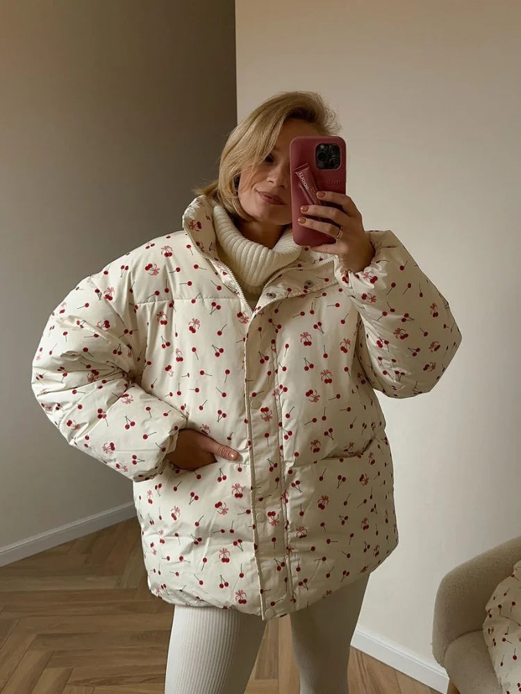 Veste Hivernale à Capuche Imprimé Cerise – Chaude, Ceinturée et Décontractée