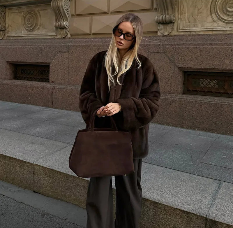 Veste Courte Femme en Fausse Fourrure Marron – Col Revers Col V Style Décontracté