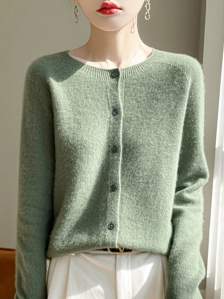 Cardigan Femme 100 % Laine Mérinos – Col Rond, Boutonné & Doux