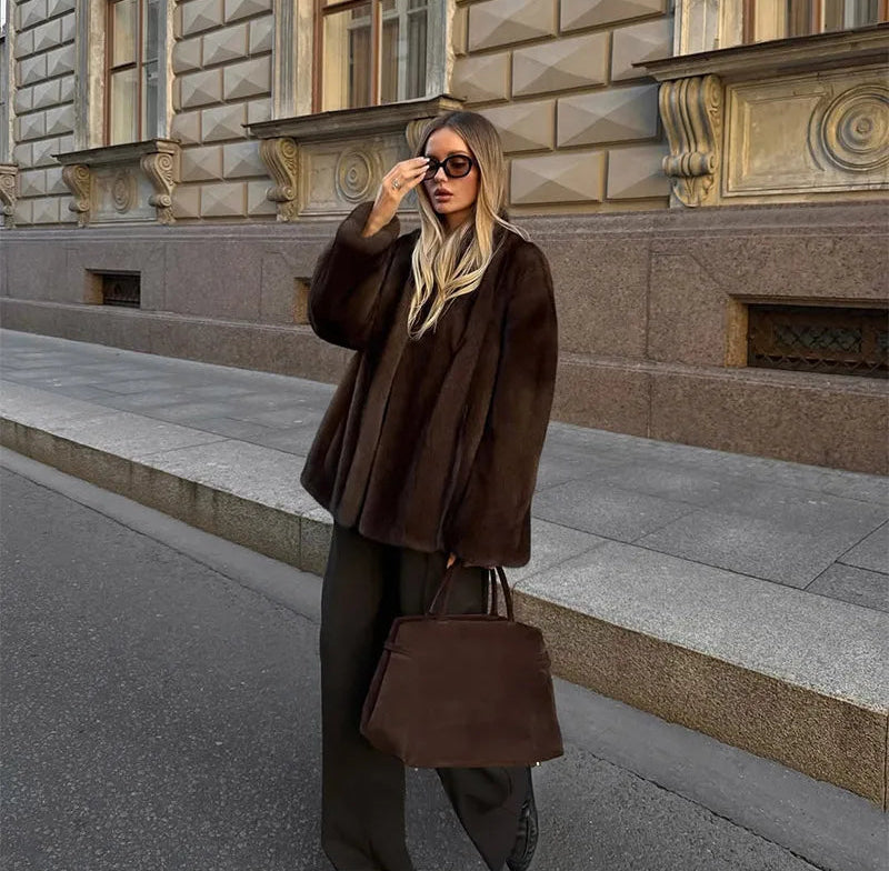 Veste Courte Femme en Fausse Fourrure Marron – Col Revers Col V Style Décontracté