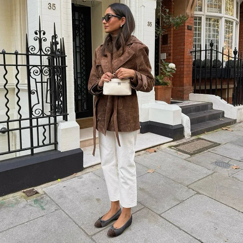 Manteau Long Suédine Vintage à Ceinture – Double Boutonnage & Col Classique - Vestico